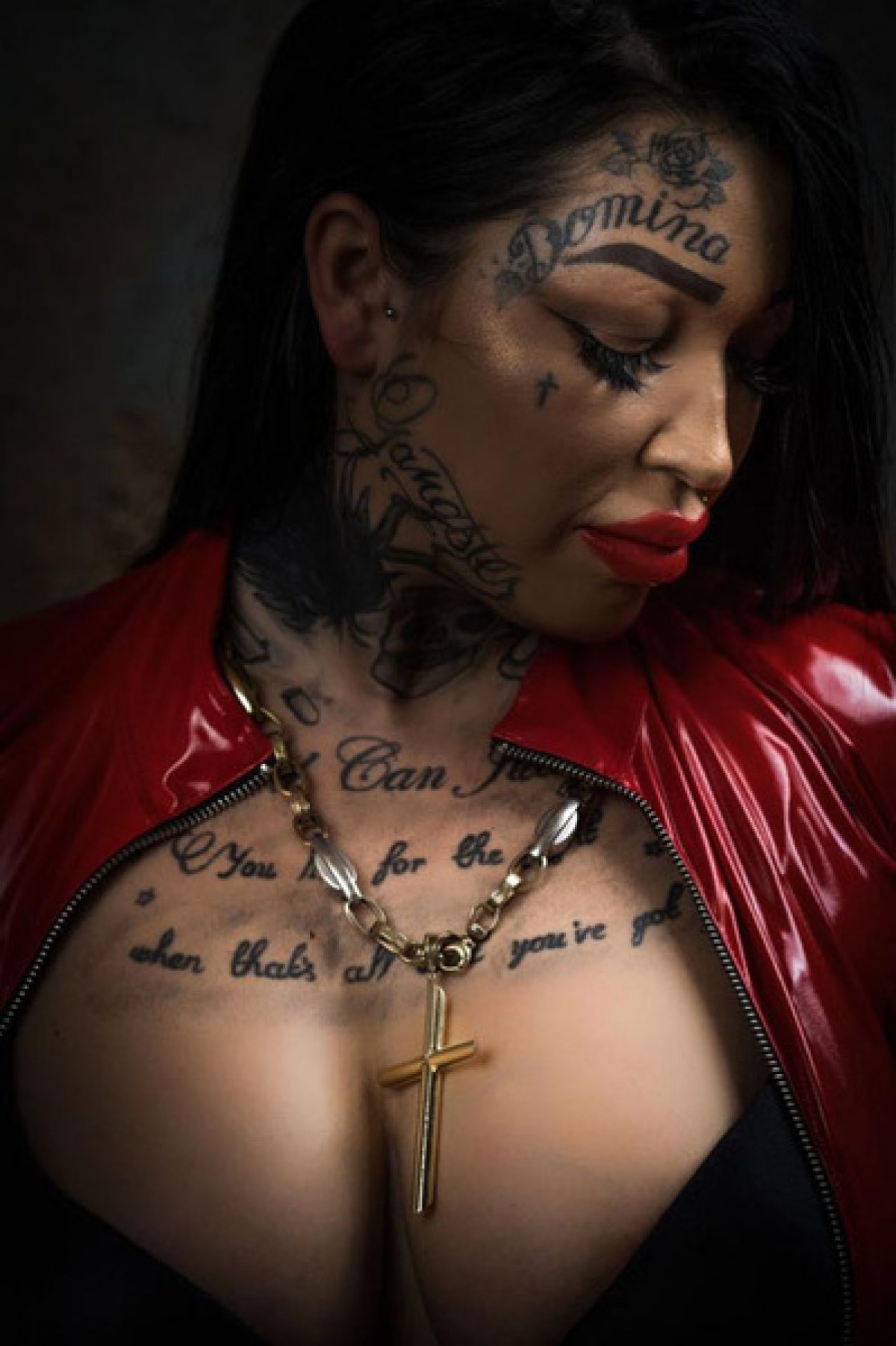 Domina vicky